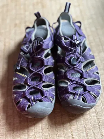 KEEN 샌들