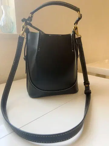[ 새상품급 ] ZARA 동일 형태 숄더백
