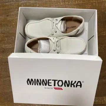 새상품급 MINNETONKA 화이트 모카신