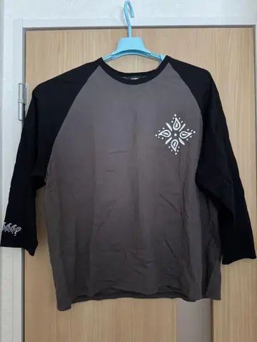 CHRONOIZM 티셔츠