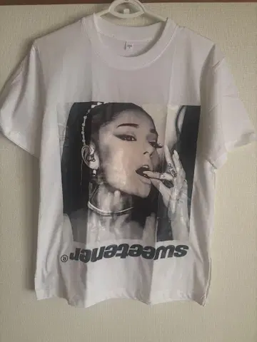 Ariana Grande sweetener 티셔츠