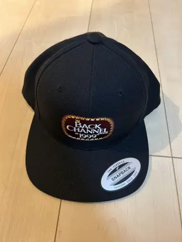Back Channel 스냅백 캡