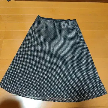 스커트(무릎 기장)