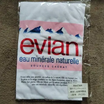 evian 화이트 티셔츠 미개봉