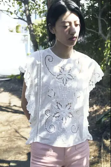 ZARA 자수 블라우스