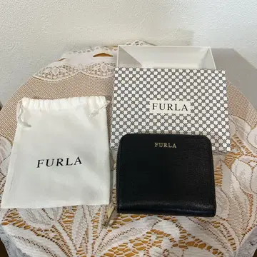 새상품급 FURLA 접이식 지갑