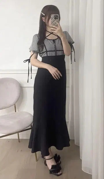 apres jour 소매 플레어 머메이드 원피스 블랙 계열 기타