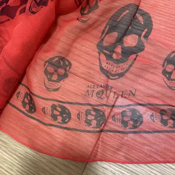 ALEXANDER MCQUEEN 스컬 패턴 레드 스카프