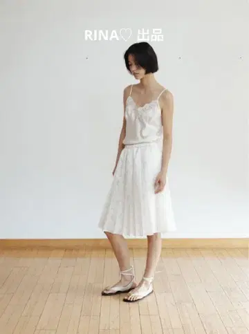 MONOHA 아이보리 플레어 스커트 레이스풍