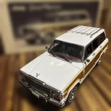 오토아트 1/18 지프 그랜드 왜고니어 화이트