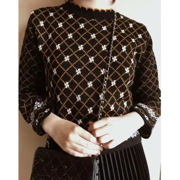 epine quilting flower knit black