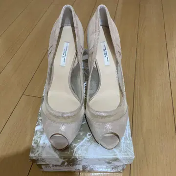 베이지 오픈토 하이힐