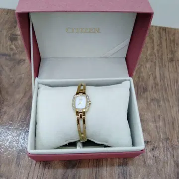 CITIZEN 에코 드라이브 뱅글 워치 골드 L