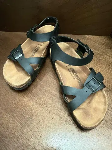 Birkenstock 블랙 샌들