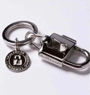 vaultroom PADLOCK KEY HANGER / SILVER