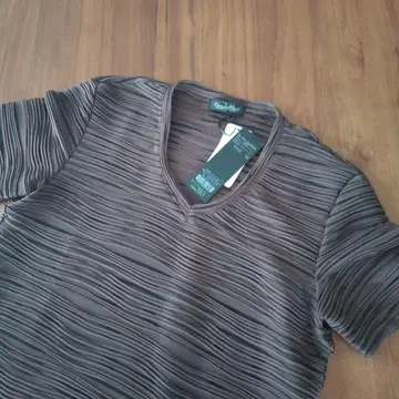 TORNADO MART V넥 티셔츠 L size