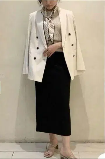 베이지 BEIGE 테일러드 자켓