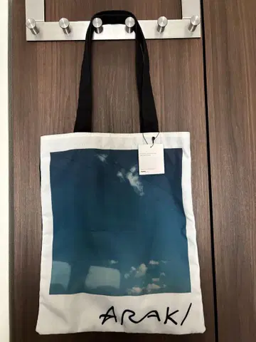 유니폼 익스페리먼트 x ARAKI 토트백 ARAKI