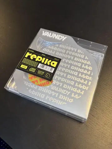 VAUNDY 2nd ALBUM replica