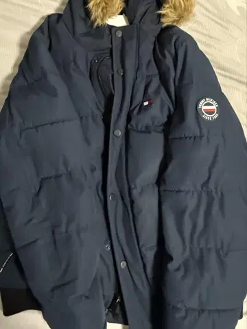[ TOMMY HILFIGER ] 퍼 부착 충전재 후드 다운 재킷