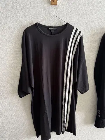 Y-3 3-STRIPES TEE 블랙