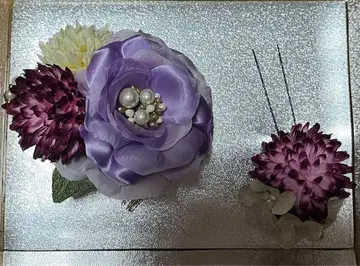 보라색 꽃 코사지 박스 포함
