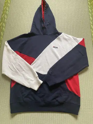 FILA 후드 부착 맨투맨 네이비/화이트/레드