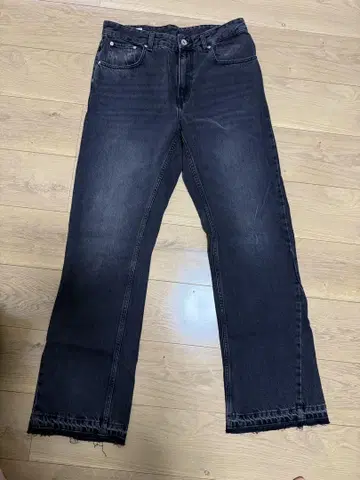 ZARA 블랙 부츠컷 데님