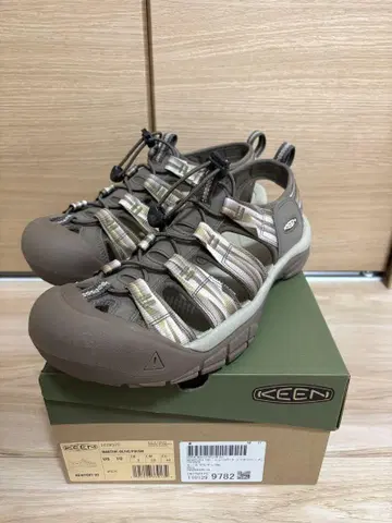 새상품급 KEEN 킨 뉴포트H2 28cm