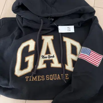 [ 오늘만 한정 ] GAP 헤비웨이트 타임스퀘어 로고 후드티