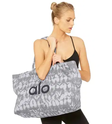 택 포함 미사용 새상품 alo yoga 그레이 타이다이 토트백