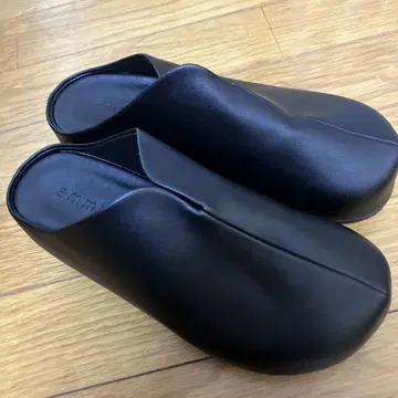 emmi 블랙 사보 샌들 23.5cm
