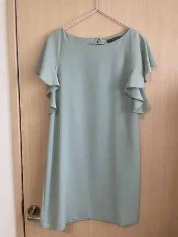 ZARA BASIC 민트 그린 프릴 슬리브 드레스