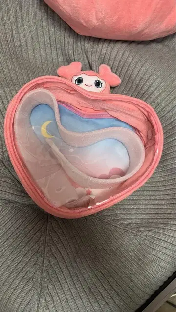 TWICE LOVELYS 뿅큥 바디백 GiGO 한정