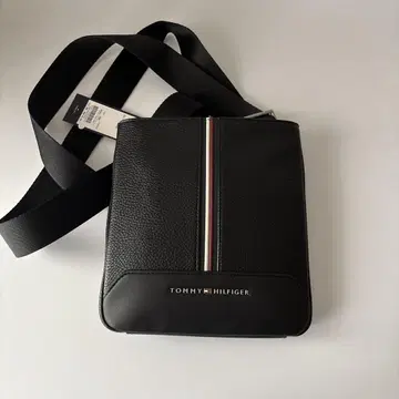TOMMY HILFIGER 블랙 숄더백