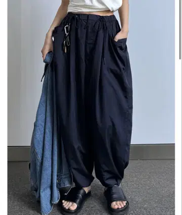 Eongul Double Pocket Design Nylon Pants