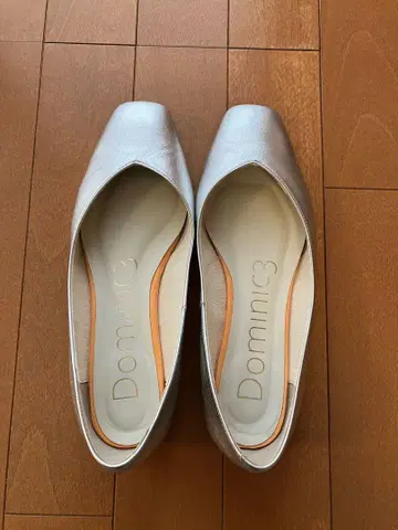 도미니크바 실버 펌프스