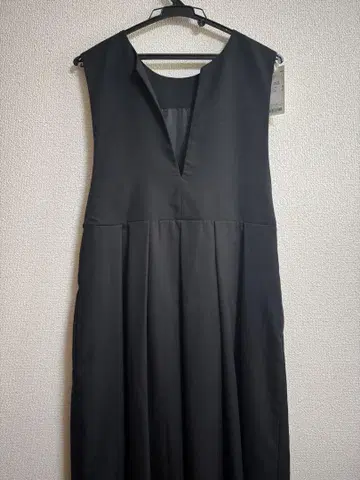 KBF 블랙 슬리브리스 롱 원피스