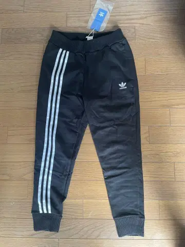 adidas 블랙 스웨트 팬츠 M 사이즈