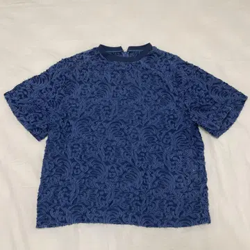 LE CIEL BLEU 네이비 꽃무늬 자수 반팔 상의