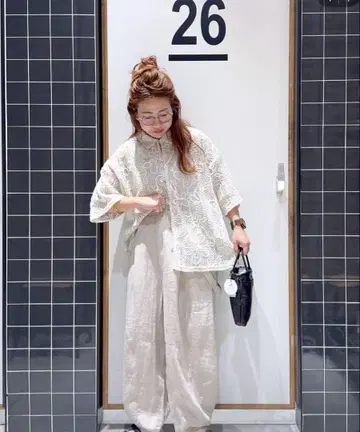 니코앤드 코드 자수 메쉬 셔츠
