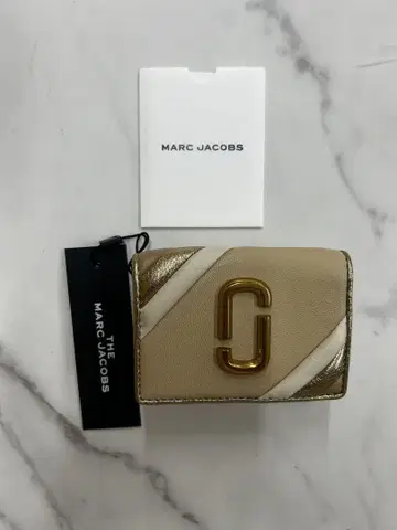 MARC JACOBS 3단 폴더형 지갑 베이지색