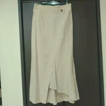 베이지 랩 스타일 롱 스커트