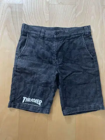 THRASHER 블랙 숏팬츠 M 사이즈