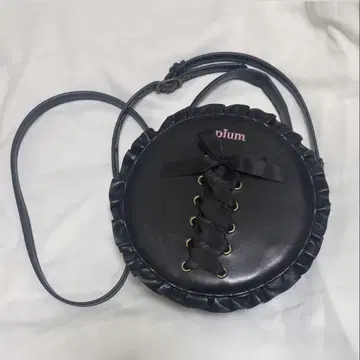 pium 라운드 프릴 백