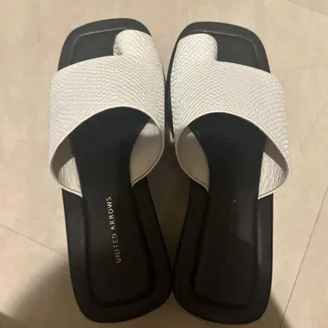 UNITED ARROWS 화이트 샌들 36