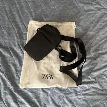 ZARA 블랙 숄더백 보관 주머니 포함