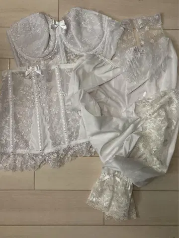 브라이덜 이너, 그로브 세모아 E75 76