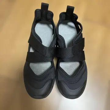 무인양품 스니커즈 샌들 블랙