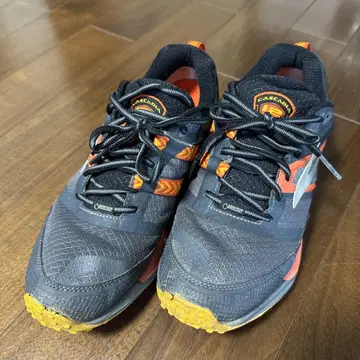 브룩스 트레일 러닝화